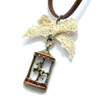 �A���e�B�[�N�����[�S�[�����h�l�b�N���X