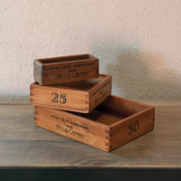 �A���e�B�[�N���ؔ�